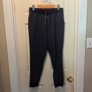 3/20$ Calvin Klein medium navy heart print cropped lounge pants